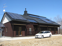 太陽光発電 OMソーラーとの組み合わせの設置 4.96kWシステム